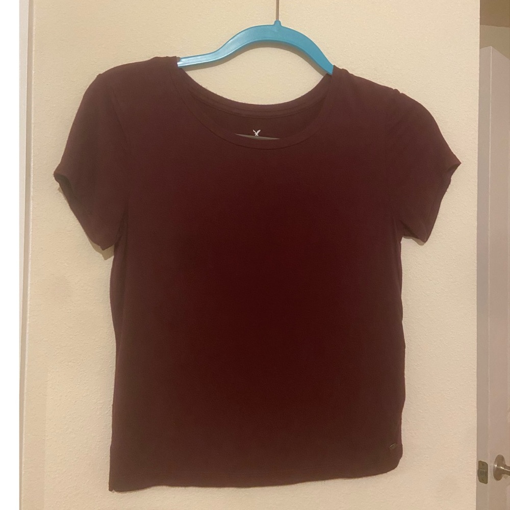 American Eagle maroon T-shirt size S